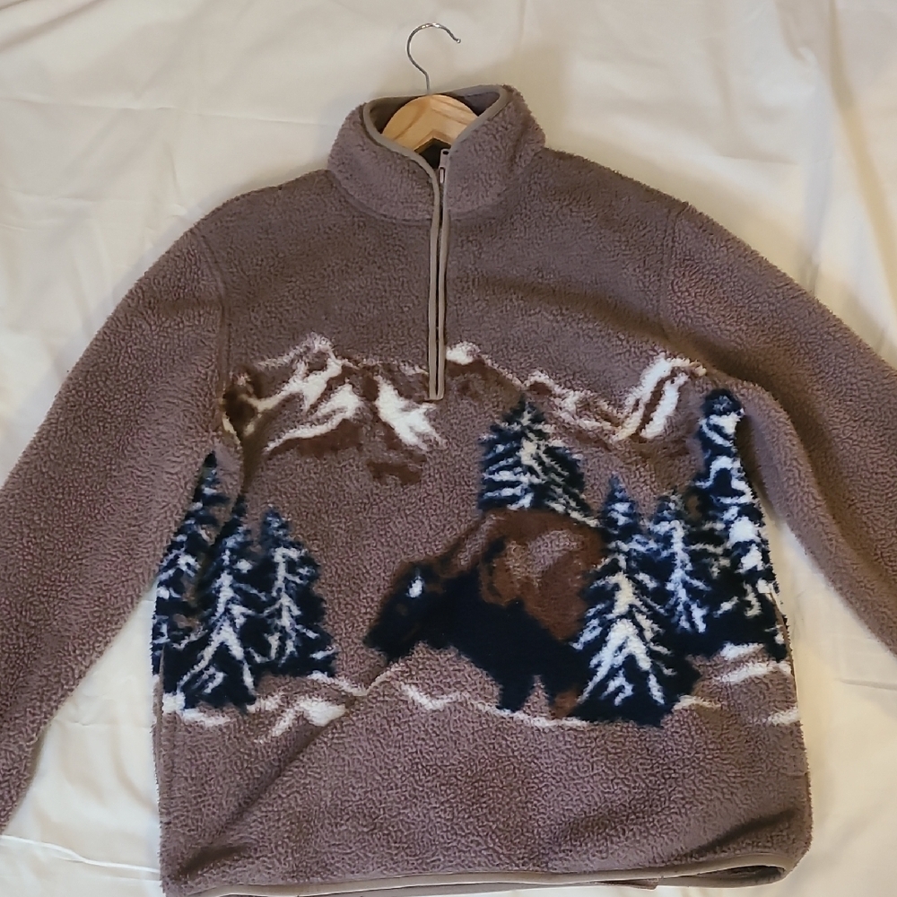 Cozy Brown Fleece Pullover with Mountain Design